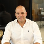 Attorney, Notary, and Mediator, Yitzhak Caro