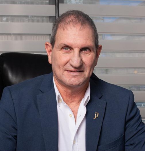 Adv. and Notary Reuven Malach